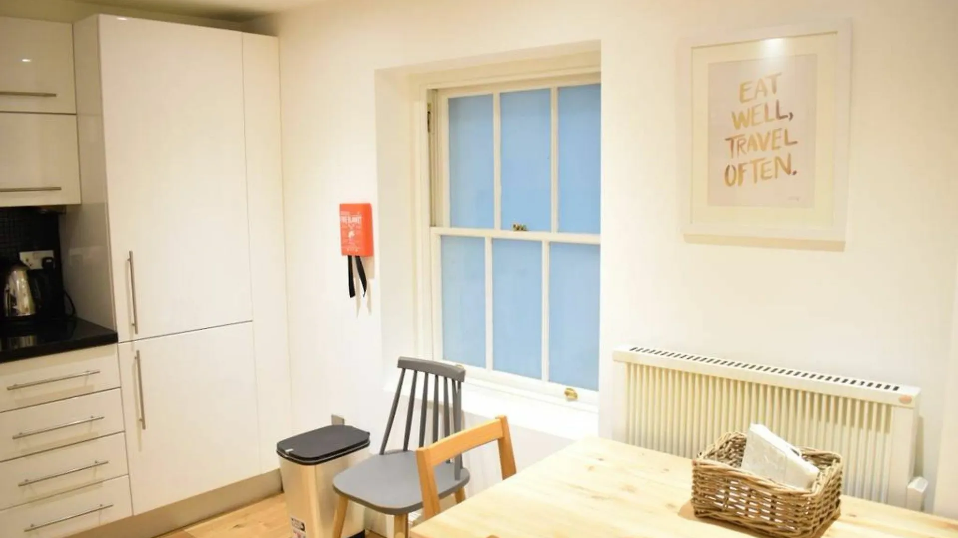 2 Bedroom Apartment Near Grafton Street Sleeps 4 Dublin 0*,  Ireland