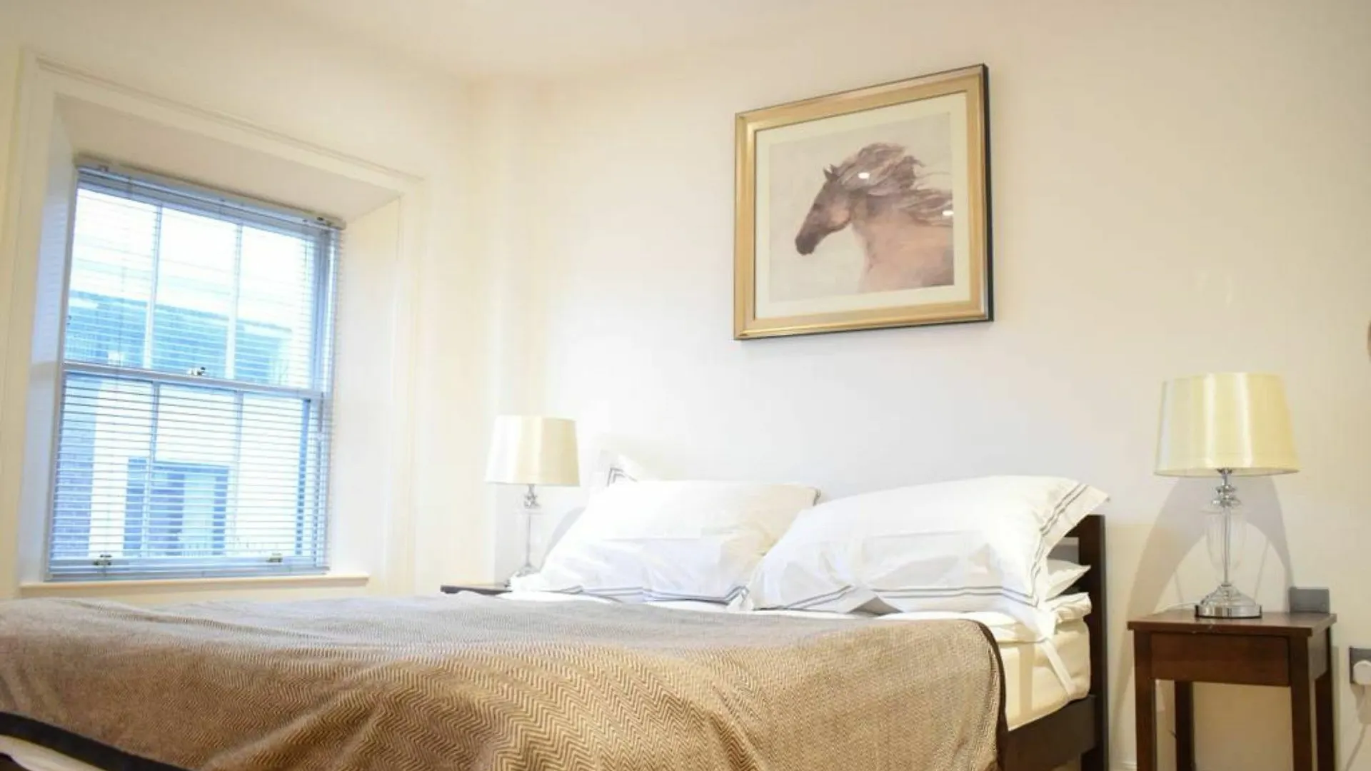 2 Bedroom Apartment Near Grafton Street Sleeps 4 Dublin